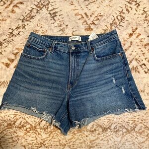Abercrombie & Fitch High Rise 4 inch Short